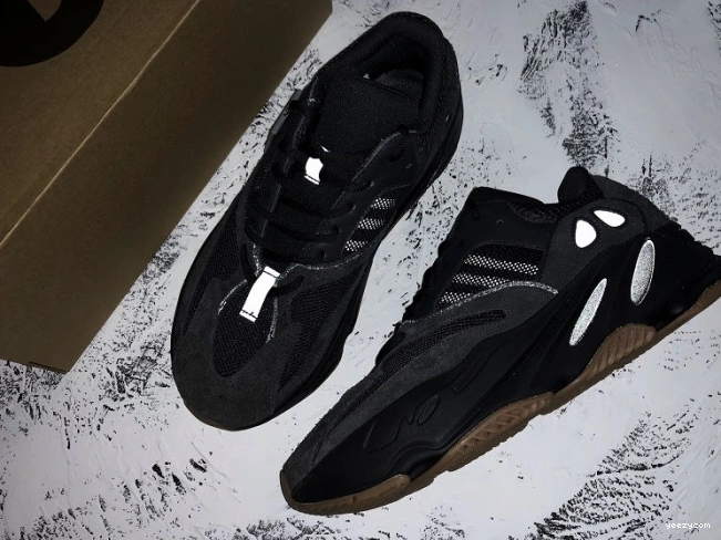 Adidas Black Boost 700 FV5304 Yeezy Utility 0831